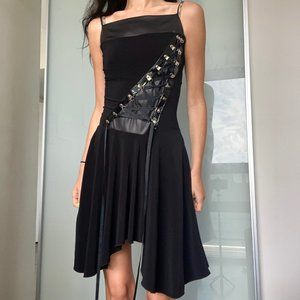 black grungy corset dress  ⁣